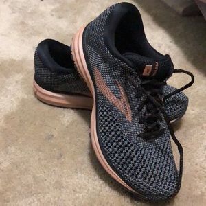 Like new Brooks Revel 2
